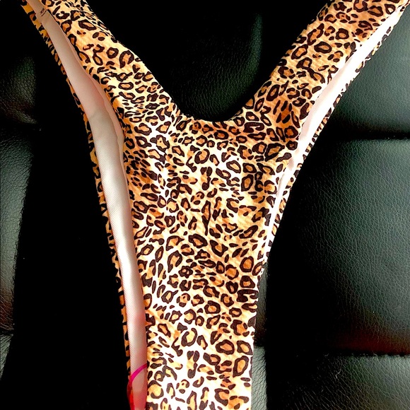 🦒Brand New Animal🦒Print Bikini Bottom🦒 - Picture 3 of 9